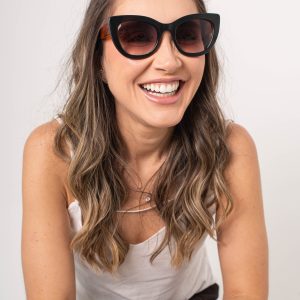 Sarah Preto hastes tartaruga