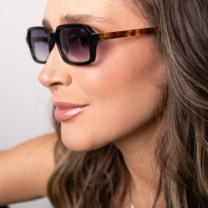 Sara preto hastes tartaruga