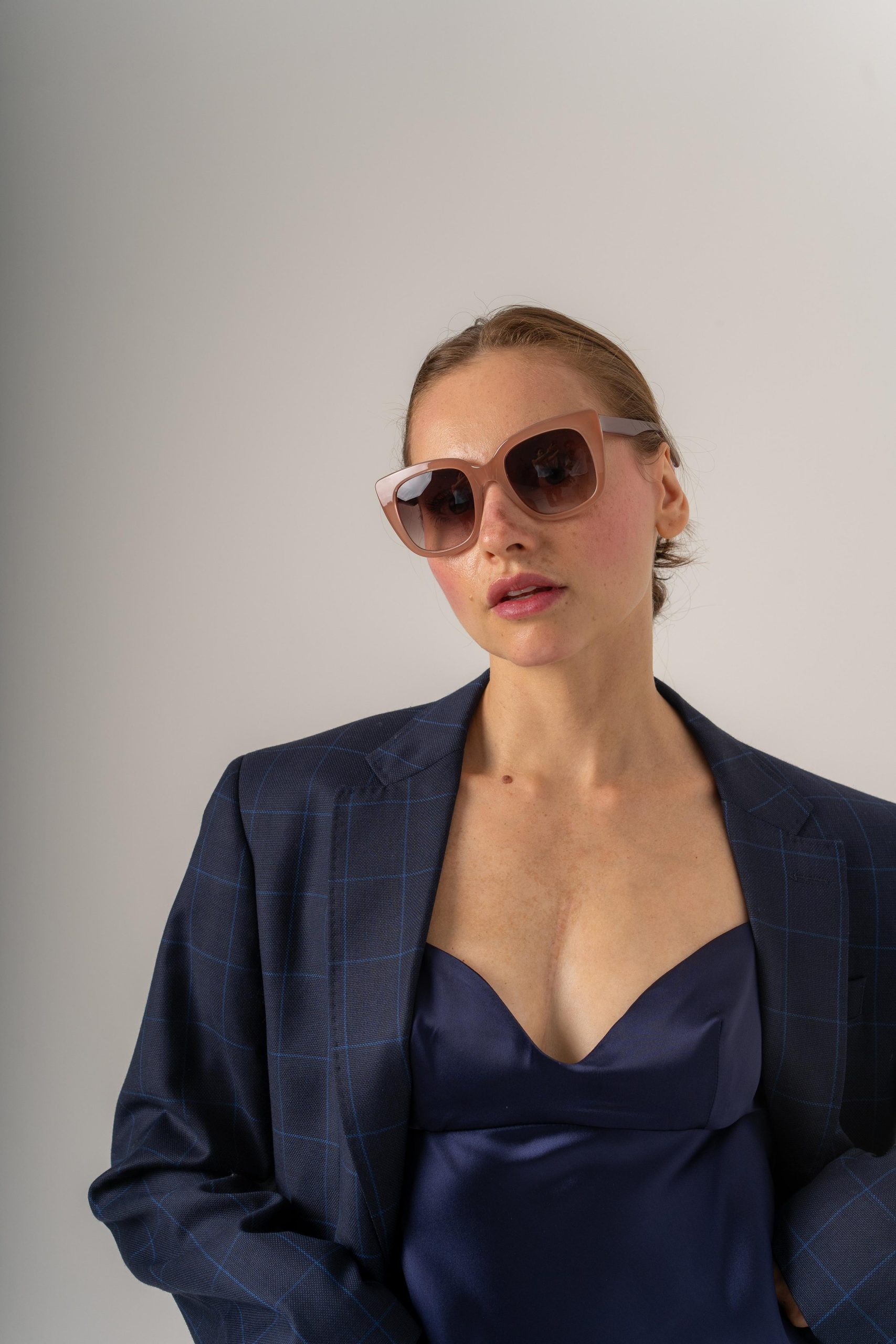 Letícia Rosê hastes bordô - Imagem 6