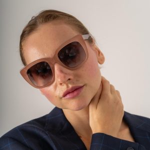 Letícia Rosê hastes bordô